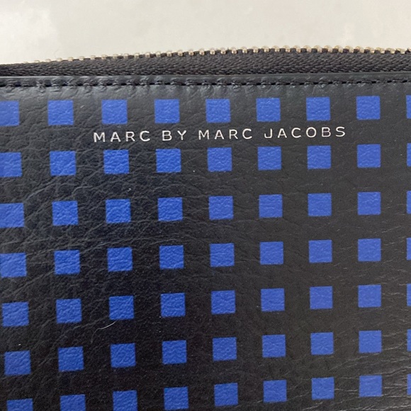 Marc Jacobs Leather Wristlet - Picture 4 of 6